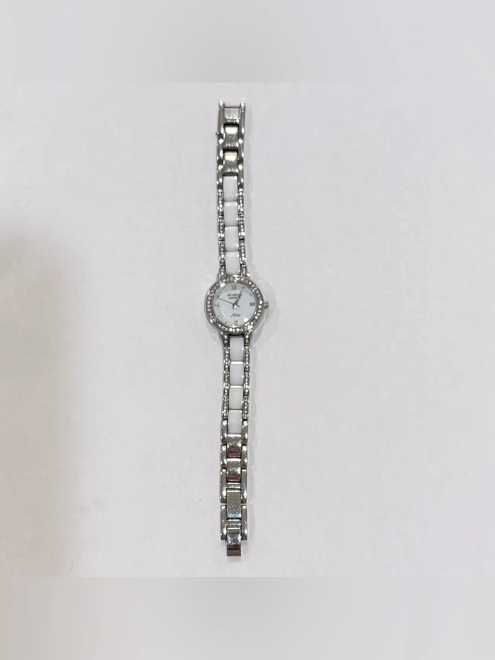 Armitron Now Women’s Ceramic Watch White Y121E